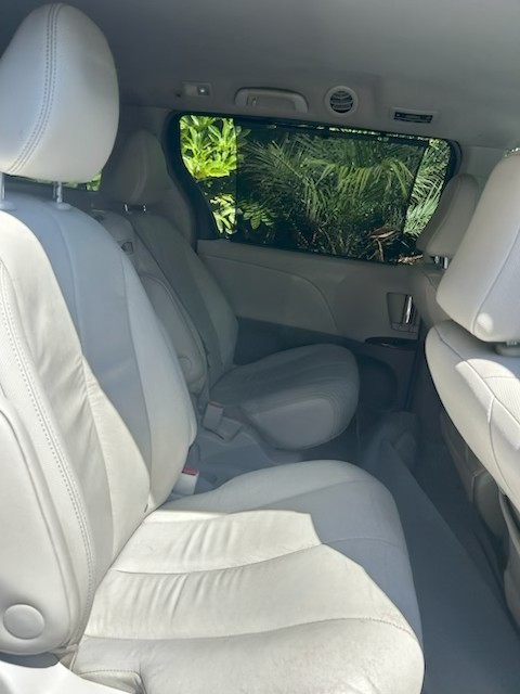 Used 2012 Toyota Sienna XLE FWD image 9