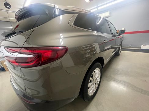 Used 2020 Buick Enclave Essence w/ Sound and Sites Package FWD image 5
