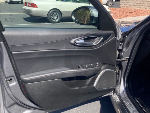 Used 2019 Alfa Romeo Giulia RWD image 14