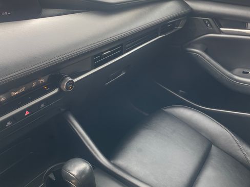 Used 2020 MAZDA MAZDA3 Sedan w/ Select Package image 23