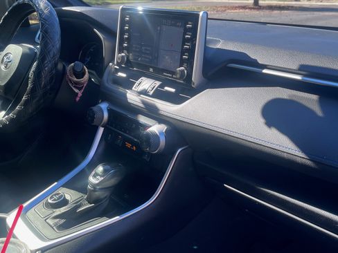Used 2020 Toyota RAV4 XSE image 21