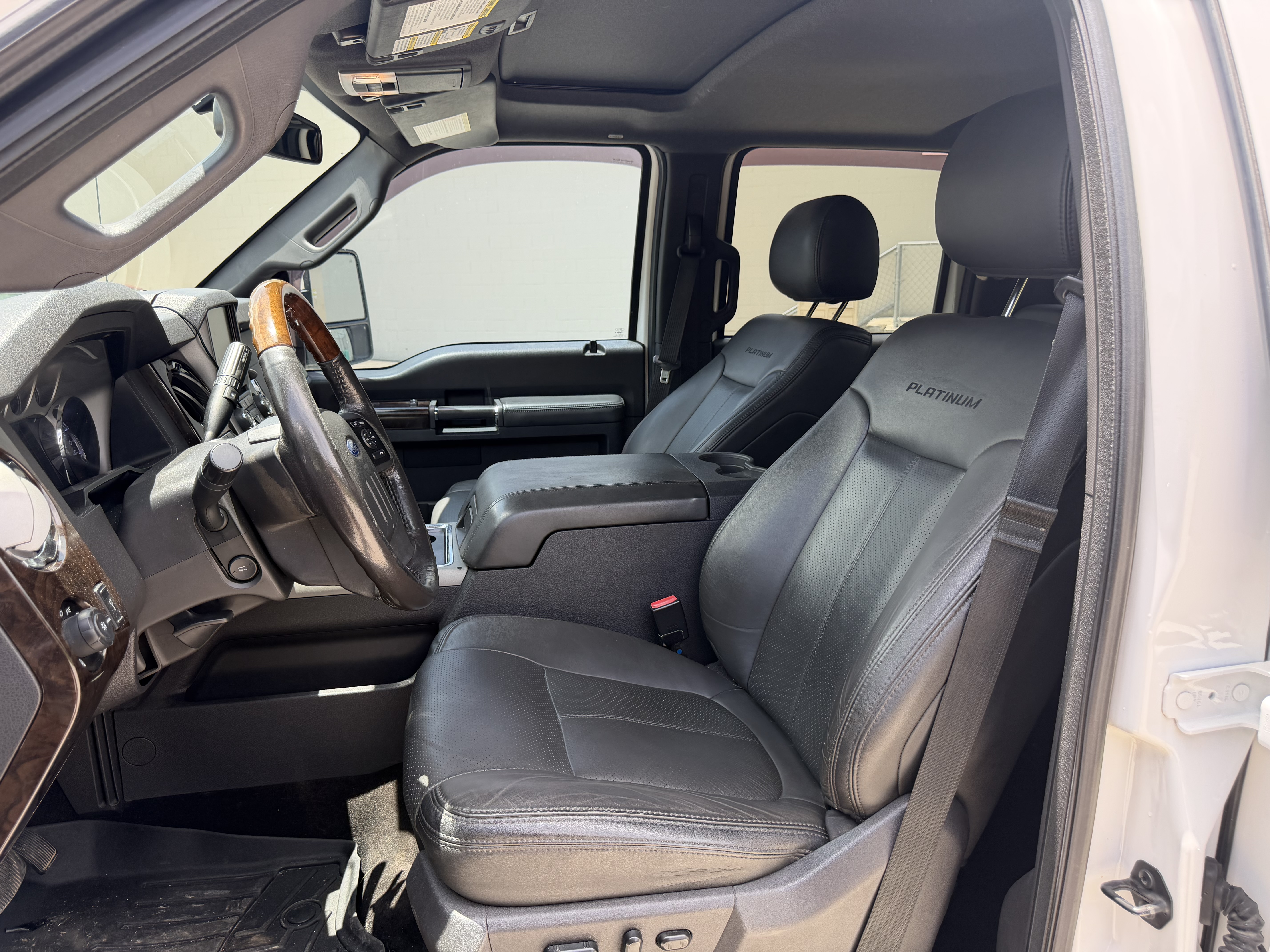 Used 2016 Ford F250 Platinum w/ FX4 Off-Road Package AWD/4WD image 12