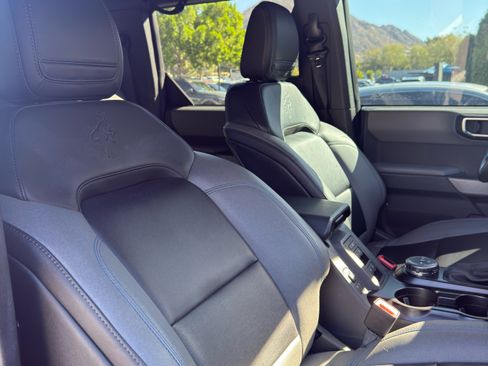 Used 2023 Ford Bronco Black Diamond image 11