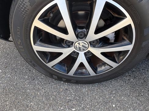 Used 2017 Volkswagen Jetta SE image 17