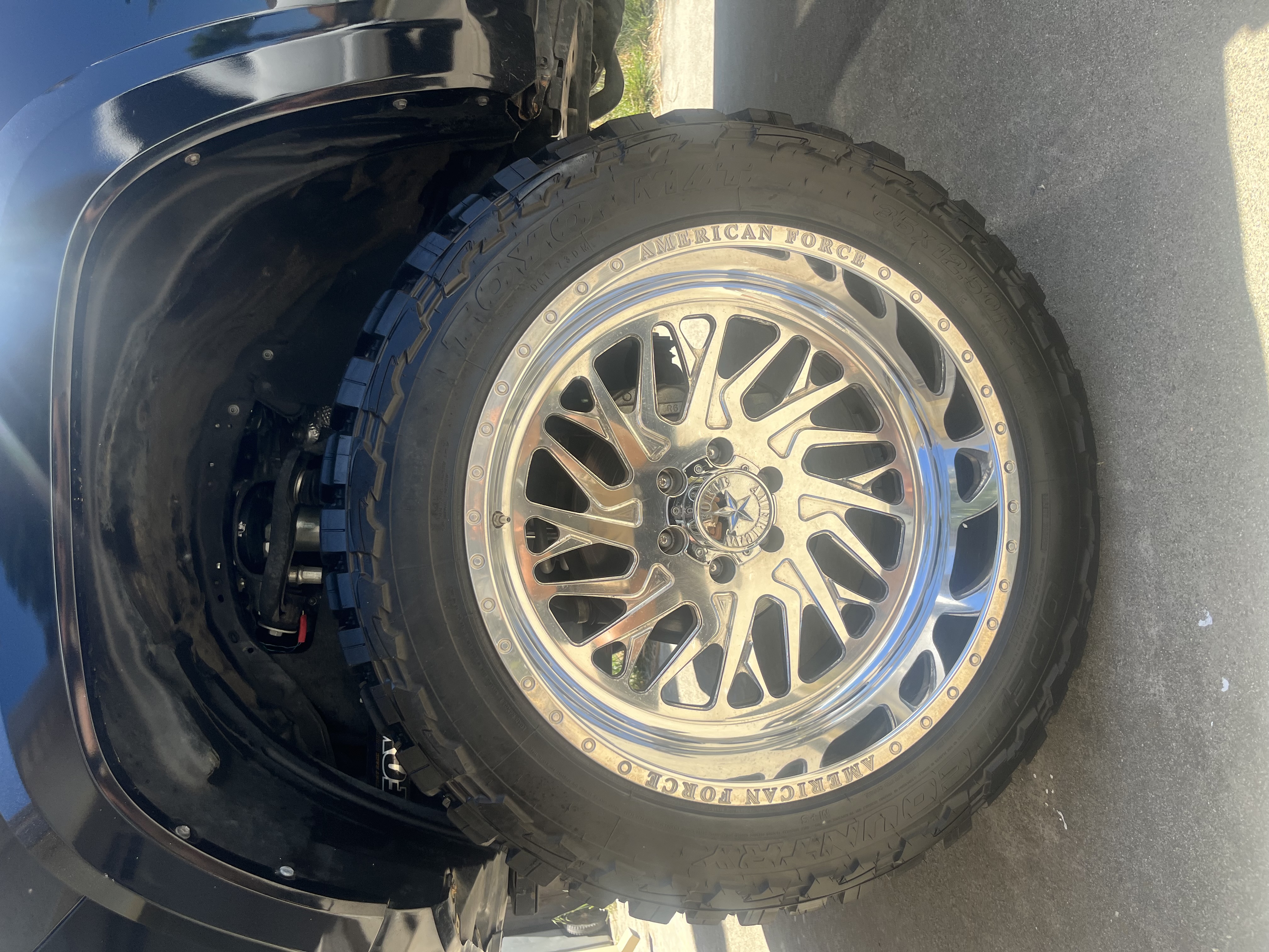 Used 2018 Toyota Tacoma TRD Sport AWD/4WD image 4