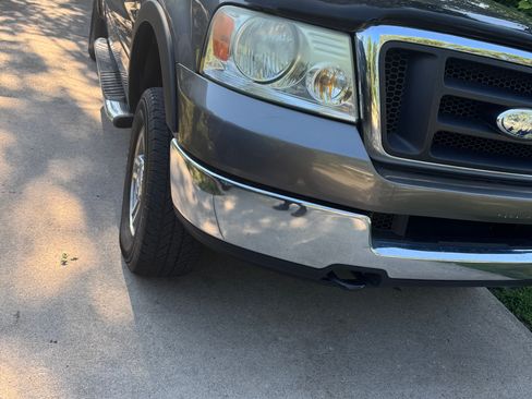 Used 2005 Ford F150 XLT AWD/4WD image 4