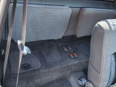 Used 1992 Toyota Pickup Deluxe image 19