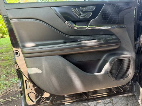 Used 2020 Lincoln Corsair AWD w/ Premium Package image 20