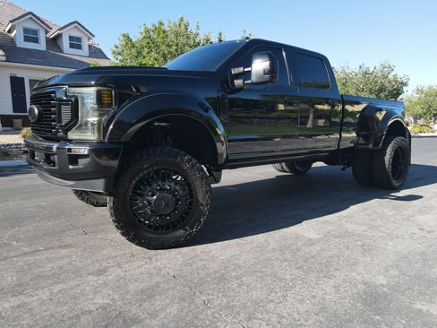Used 2020 Ford F350 Platinum AWD/4WD image 1