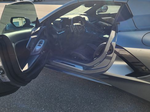 Used 2022 Chevrolet Corvette Stingray Premium Conv w/ Z51 Performance Package image 19