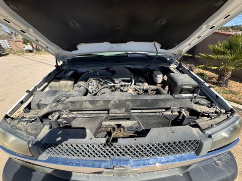 Used 2007 Chevrolet Silverado 3500 LT w/ Heavy-Duty Power Package image 12