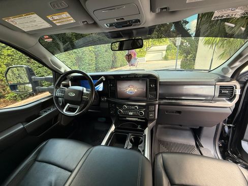 Used 2023 Ford F450 Lariat image 17