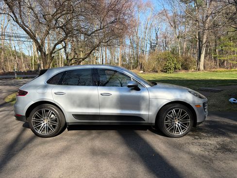 Used 2016 Porsche Macan S image 1