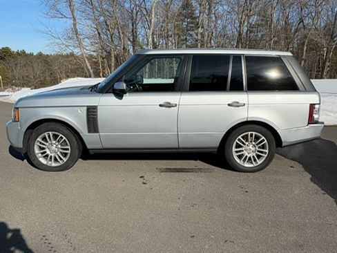 Used 2011 Land Rover Range Rover HSE image 10
