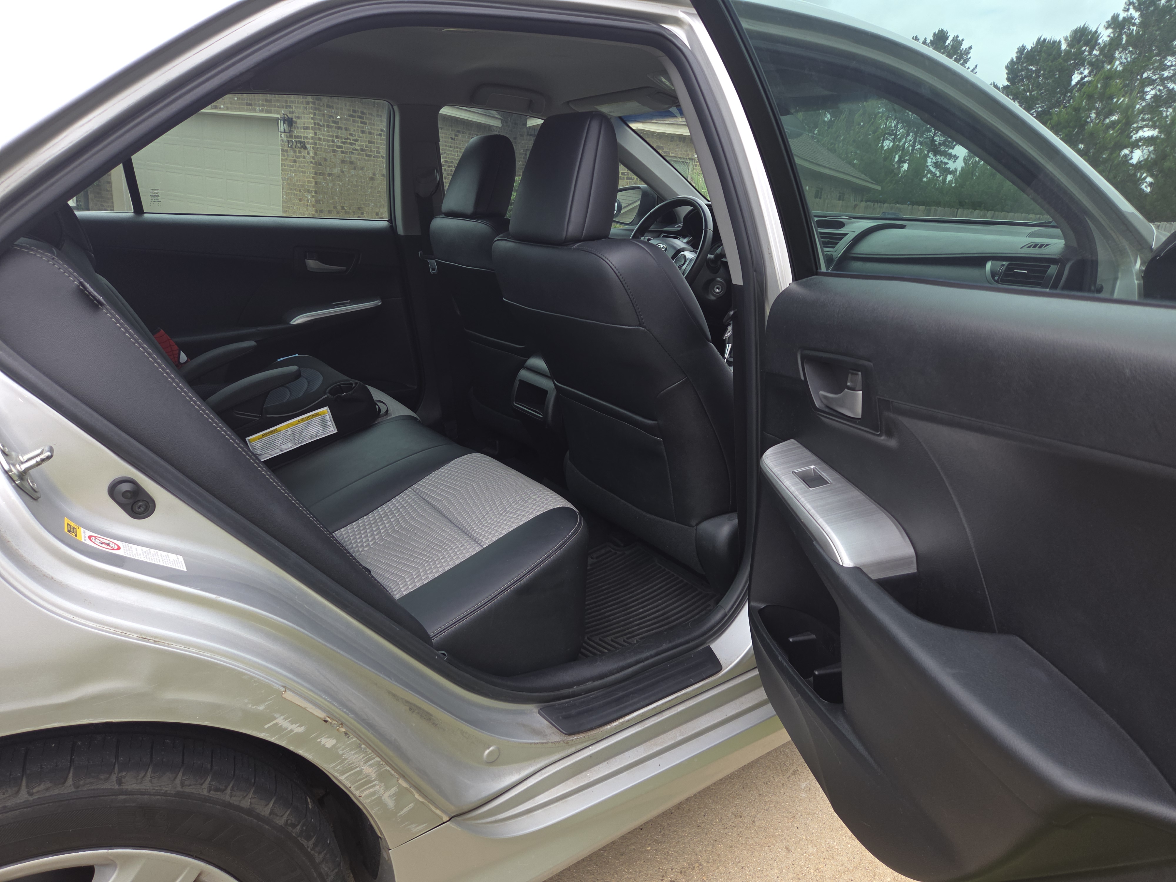 Used 2013 Toyota Camry SE FWD image 9