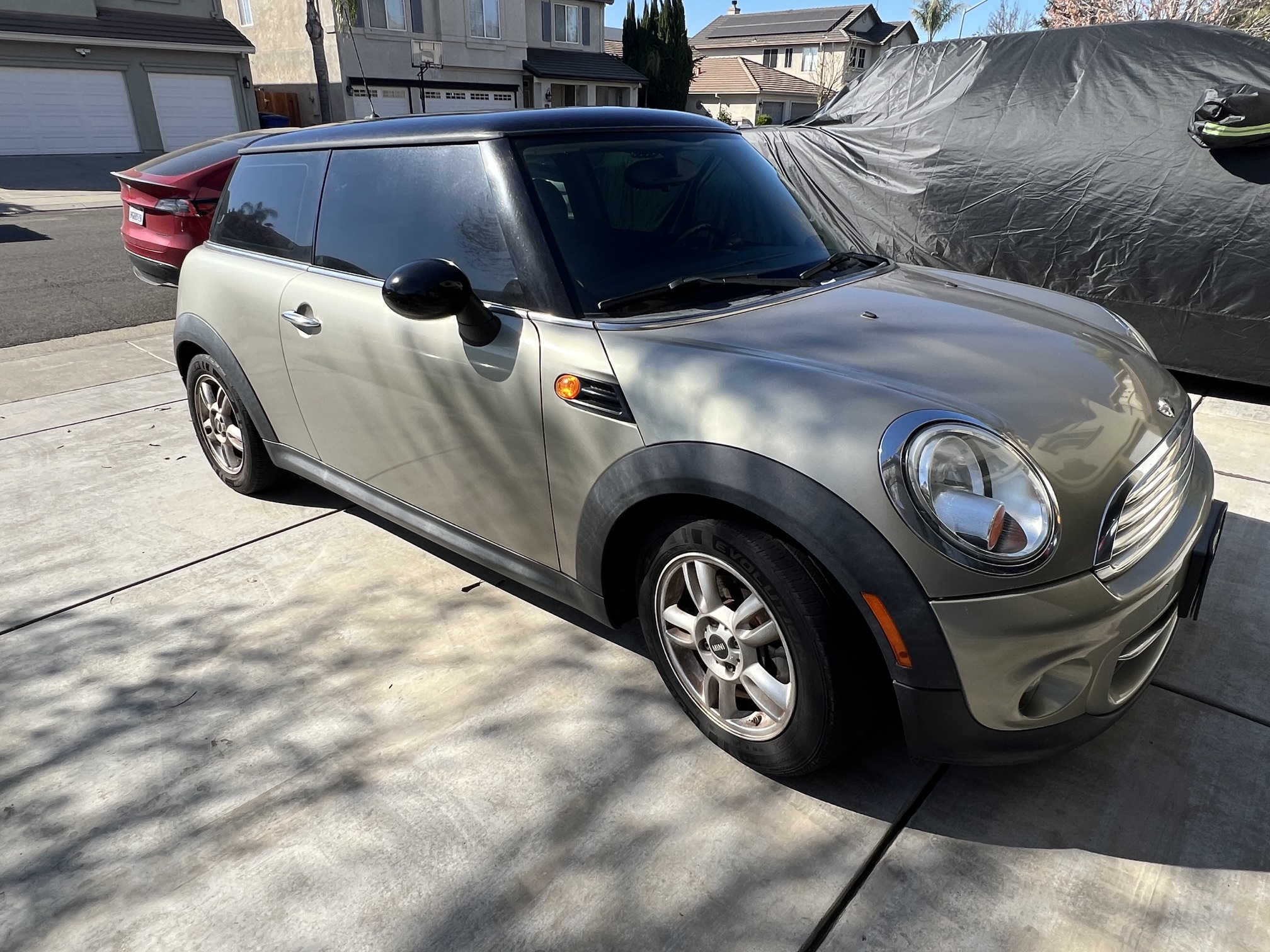 Used 2011 MINI Cooper Hardtop FWD image 2