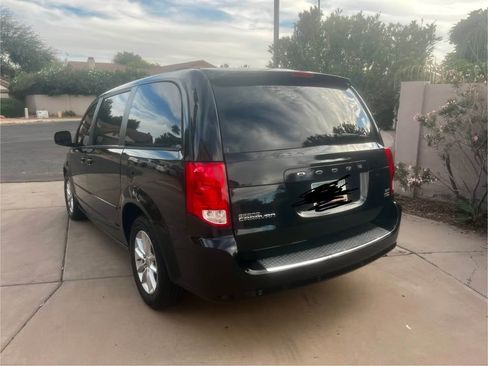 Used 2016 Dodge Grand Caravan SXT w/ Rear Park Assist Package image 4