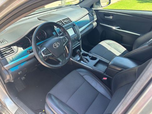 Used 2016 Toyota Camry SE FWD image 8