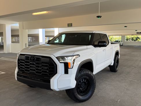 Used 2024 Toyota Tundra Limited image 2