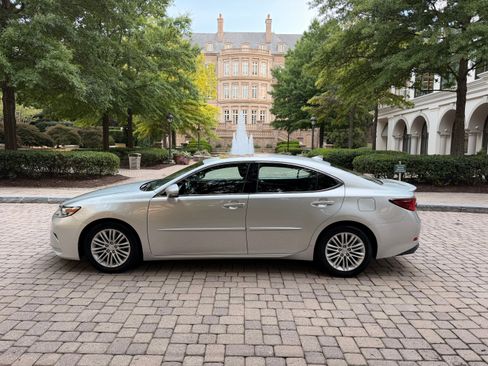 Used 2017 Lexus ES 350 FWD image 9