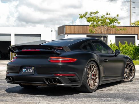 Used 2019 Porsche 911 4 Coupe AWD/4WD image 4