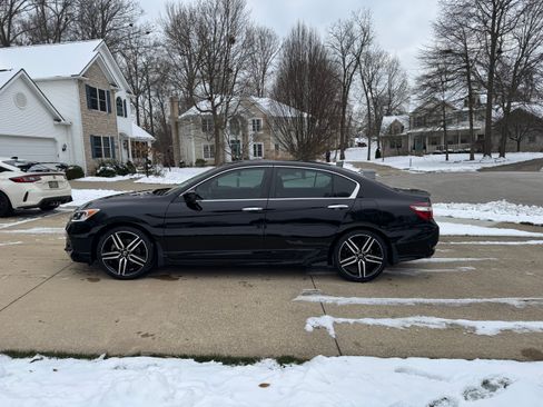 Used 2017 Honda Accord Sport Special Edition image 5
