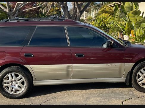Used 2000 Subaru Outback Wagon image 1