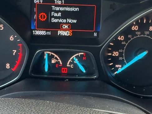 Used 2017 Ford Escape SE AWD/4WD image 3