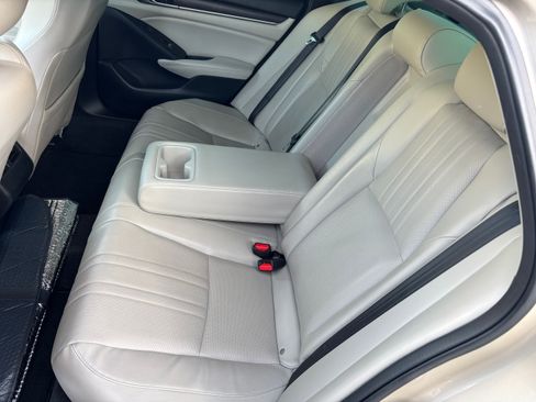 Used 2018 Honda Accord Touring image 13