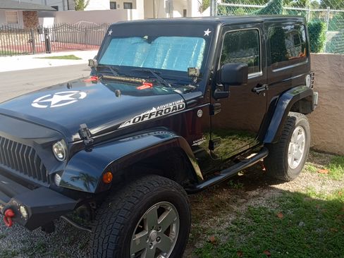 Used 2011 Jeep Wrangler Sahara image 9