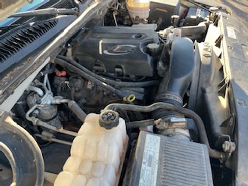 Used 2002 Chevrolet Suburban 2500 LT image 9