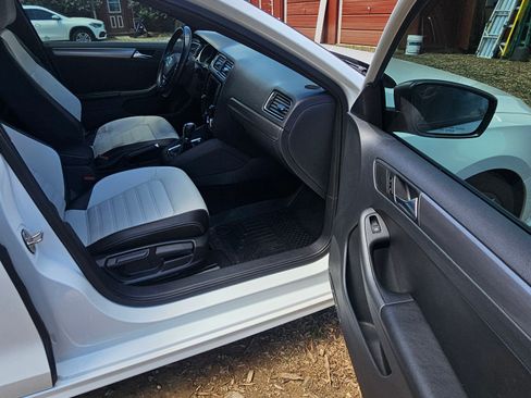 Used 2016 Volkswagen Jetta Sport image 21