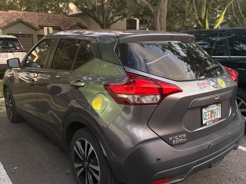 Used 2020 Nissan Kicks SV FWD image 5