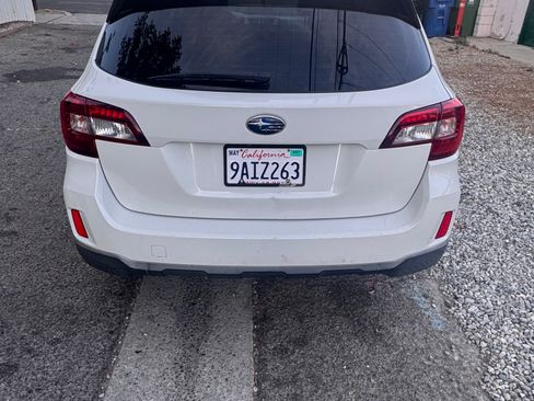 Used 2017 Subaru Outback 2.5i AWD/4WD image 5