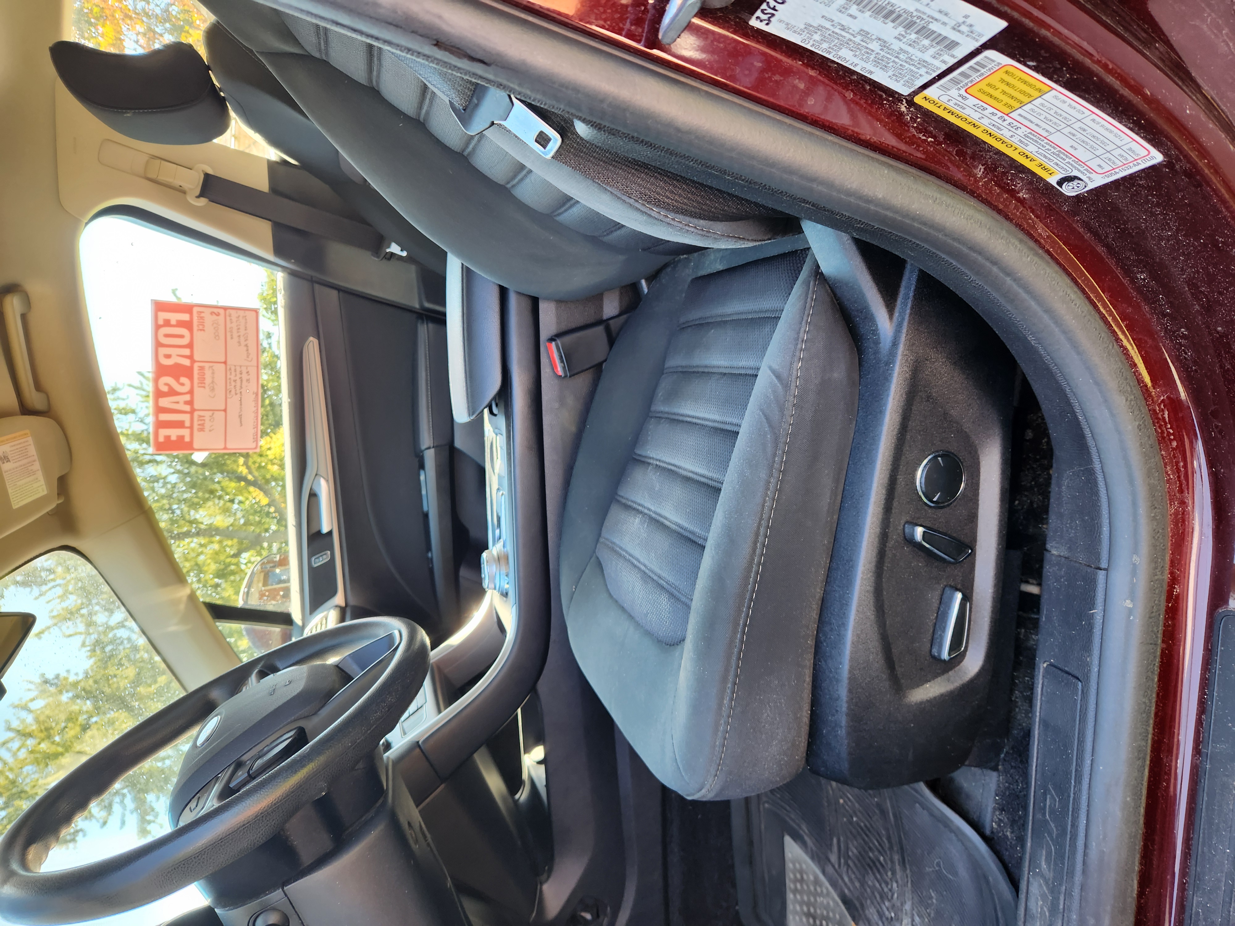 Used 2017 Ford Fusion SE w/ Fusion SE Technology Package FWD image 10