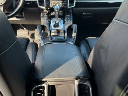 Used 2014 Porsche Cayenne AWD/4WD image 19