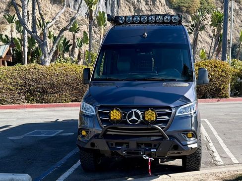 Used 2024 Mercedes-Benz Sprinter 2500 image 12