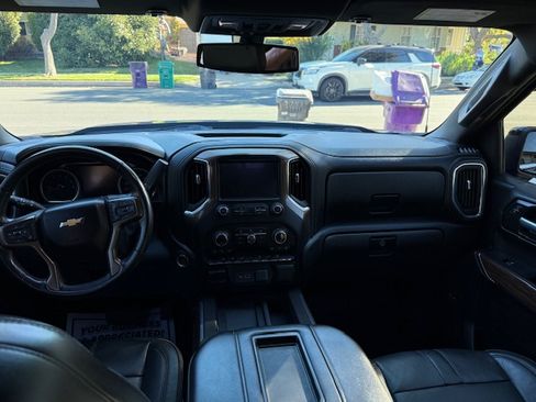 Used 2021 Chevrolet Silverado 1500 High Country w/ Z71 Off-Road Package image 11