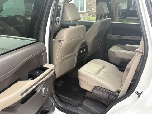 Used 2021 Ford Expedition XLT image 22