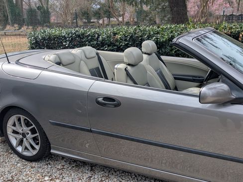 Used 2005 Saab 9-3 Aero image 2