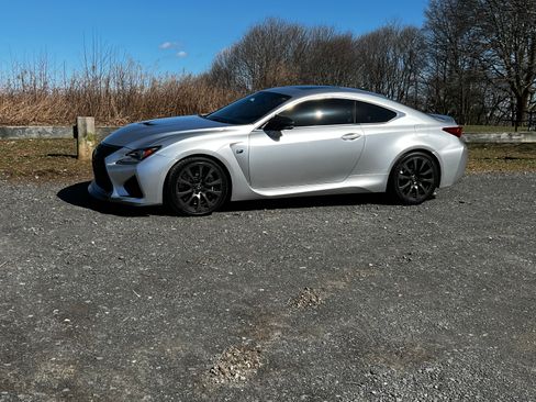 Used 2015 Lexus RC F w/ Premium Package RWD image 17