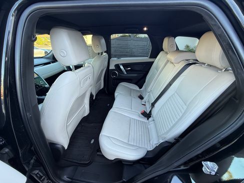 Used 2022 Land Rover Discovery Sport S image 8