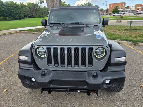 Used 2021 Jeep Wrangler Sport AWD/4WD image 4