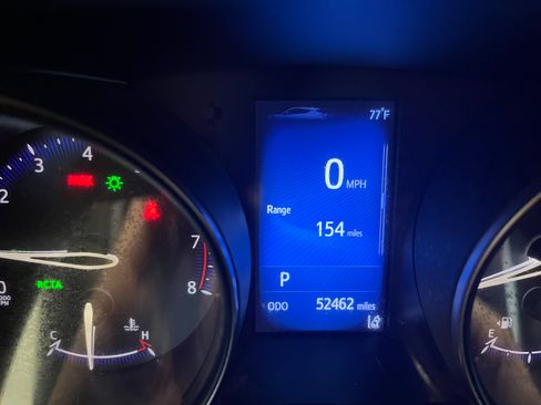 Used 2018 Toyota C-HR XLE image 13