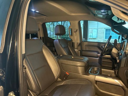 Used 2021 Chevrolet Silverado 1500 LT Trail Boss w/ Convenience Package II image 23