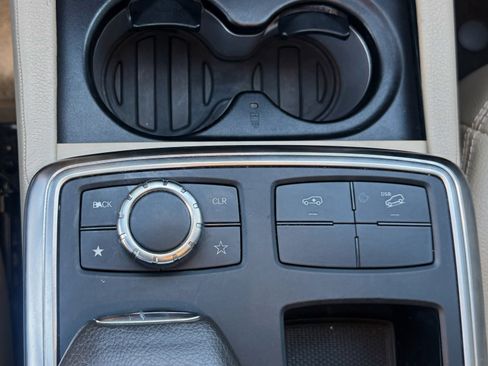 Used 2014 Mercedes-Benz GL 450 4MATIC image 25