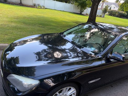 Used 2011 BMW 750i RWD image 11