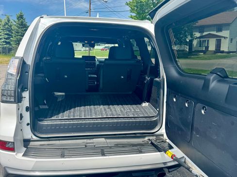 Used 2023 Lexus GX 460 Premium AWD/4WD image 5