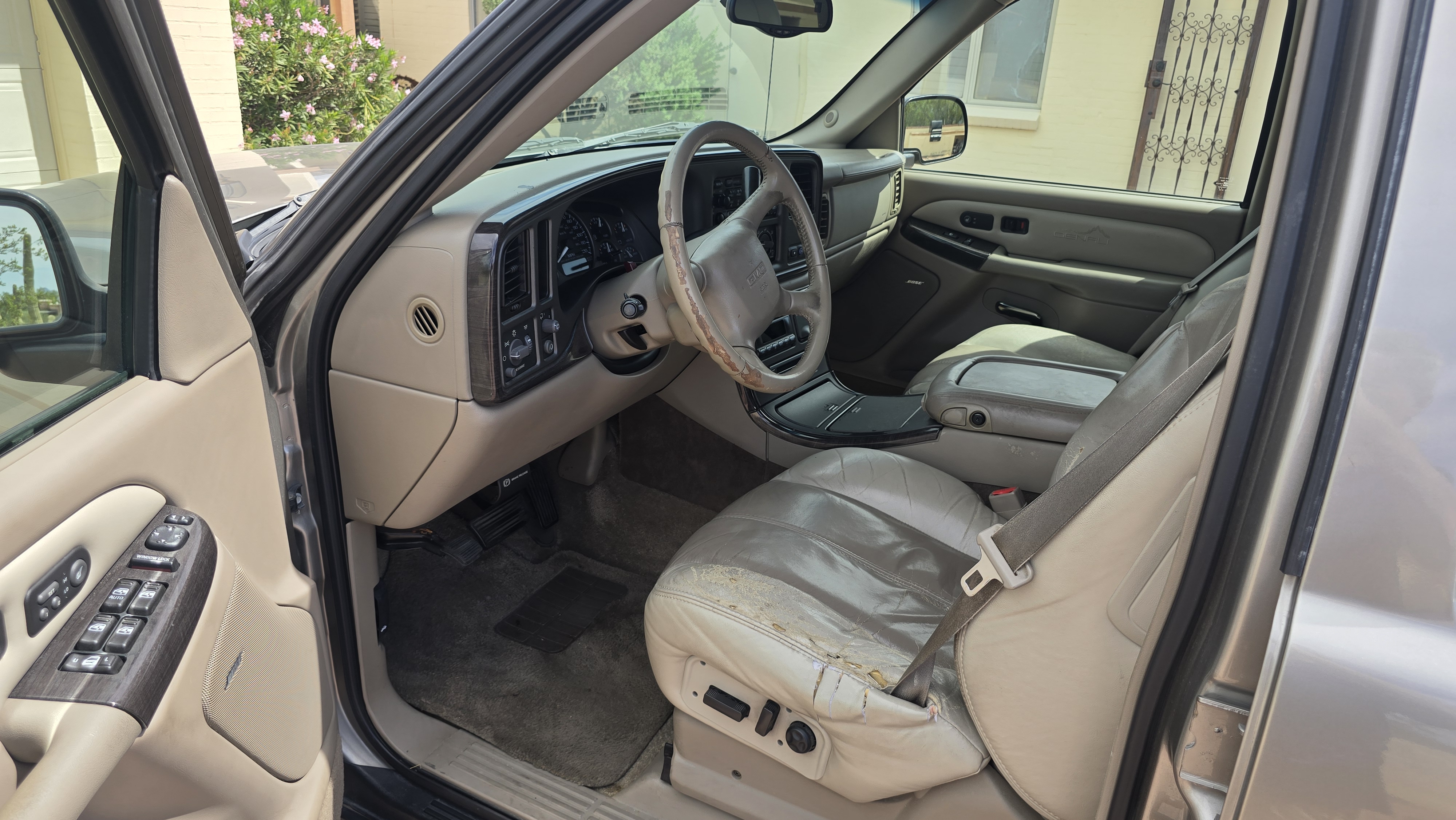 Used 2002 GMC Yukon XL Denali AWD/4WD image 16