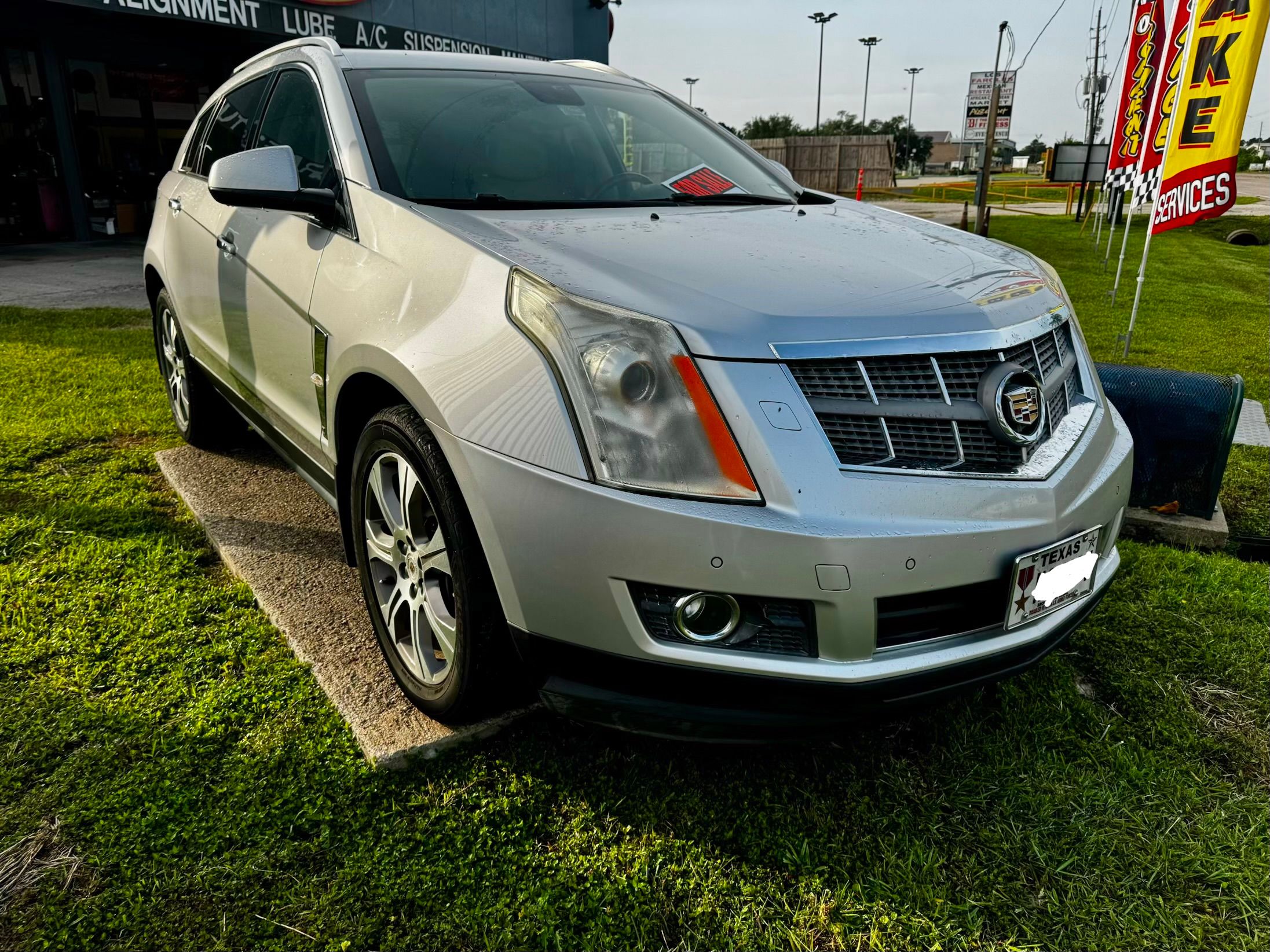 Used 2011 Cadillac SRX Premium AWD/4WD image 1